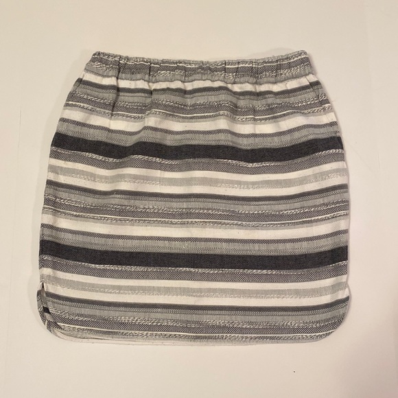 Ann Taylor Dresses & Skirts - Ann Taylor pull on skirt